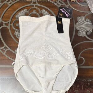 Wacoal  Cream High-Waisted Shapewear Small